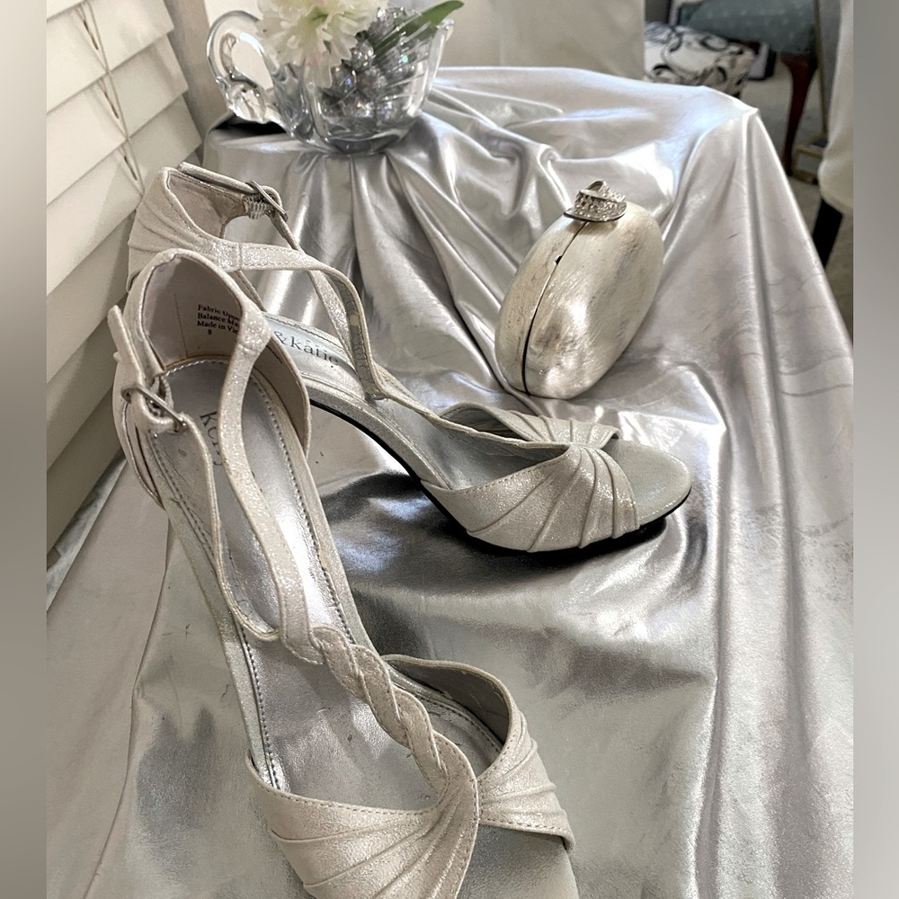 Kelly & katie Silver 3inch heels,sparkling like new cond  prom or Wedding - Picture 2 of 9